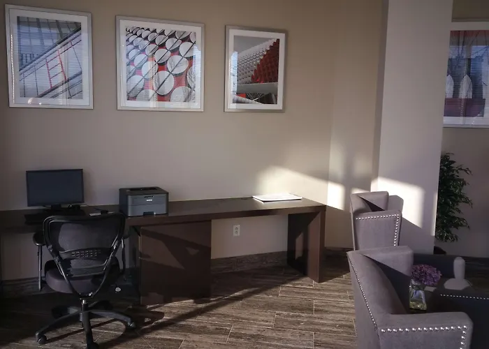 Ramada By Wyndham Lexington North & Conference Center