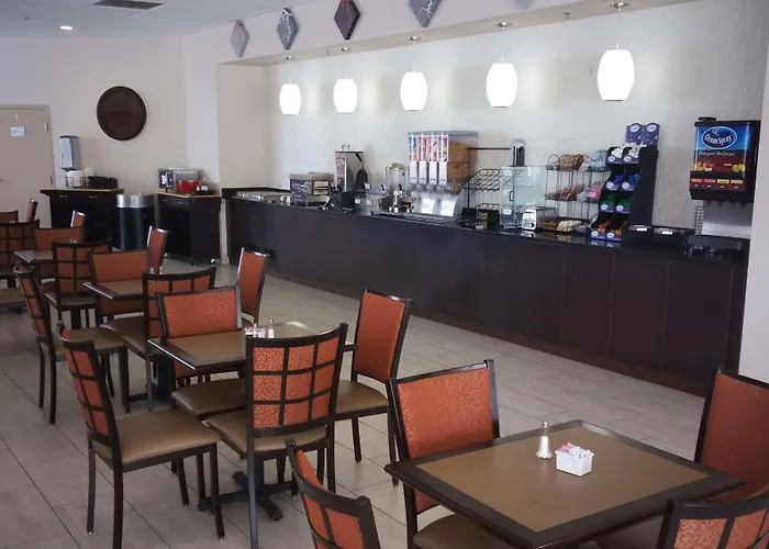 Ramada By Wyndham Lexington North & Conference Center